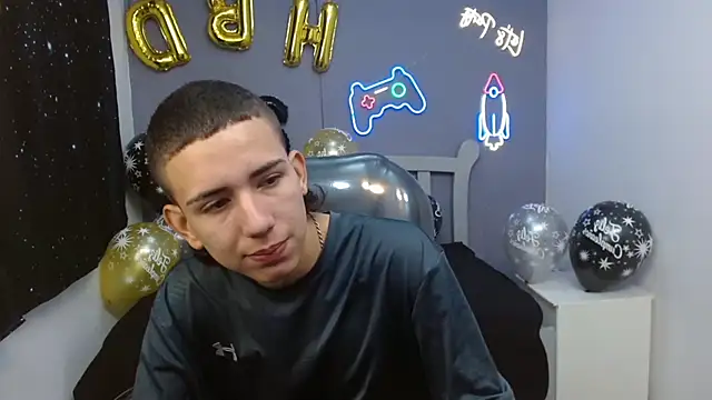 Snapshot of JackSwan18 chatting on 01-03-25, 02:08 JackSwan18 online show from 01-03-25, 02:08