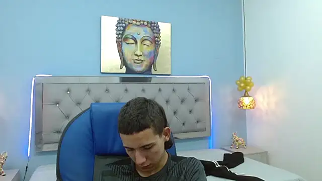 Snapshot of JackSwan18 chatting on 01-20-25, 04:32 JackSwan18 online show from 01-20-25, 04:32