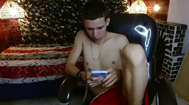 Snapshot of JackSwan18 chatting on 01-14-25, 04:08 JackSwan18 online show from 01-14-25, 04:08