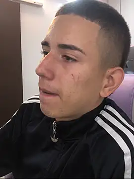 Snapshot of JackSwan18 chatting on 10-09-25, 04:02 JackSwan18 online show from 10-09-25, 04:02