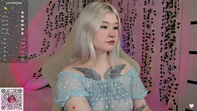 Snapshot of chillycharm chatting on 01-14-25, 12:54 chillycharm online show from 01-14-25, 12:54