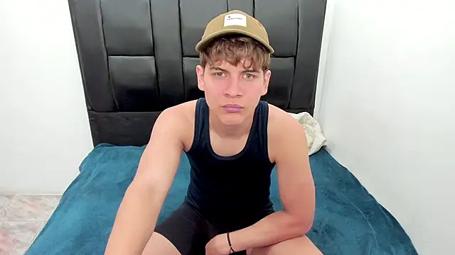 Javierdisousa online show from 10-27-25, 04:19