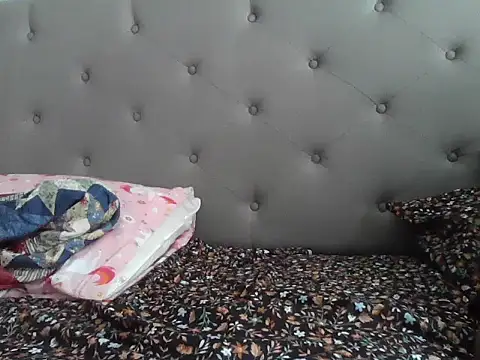 skinny  boy   online show from 12-15-25, 06:25