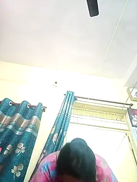 heenage online show from 10-12-25, 07:54