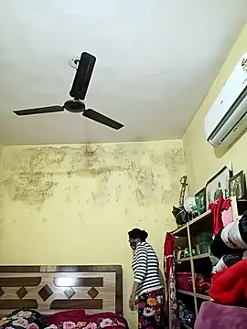 heenage online show from 11-12-25, 04:05