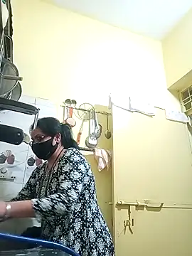 heenage online show from 02-25-25, 04:57