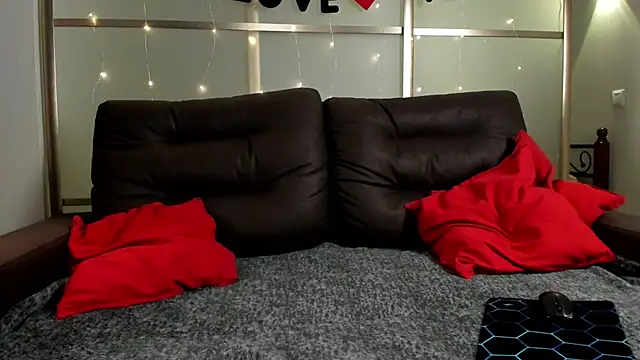 Emma Flin online show from 03-11-26, 11:48