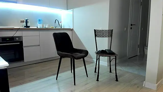 Emma Flin online show from 12-04-25, 11:20