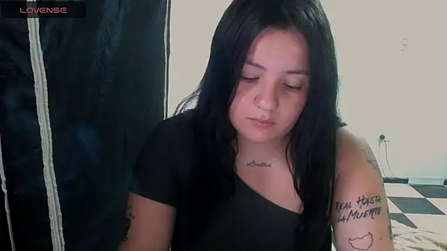 Snapshot of shopyymessyy chatting on 03-18-25, 06:17 shopyymessyy online show from 03-18-25, 06:17