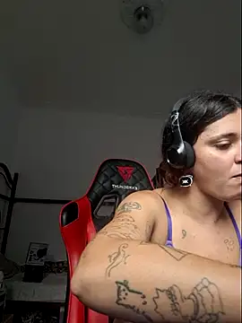 luuhcat09 online show from 10-31-25, 06:15