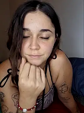 Snapshot of luuhcat09 chatting on 02-19-25, 02:44 luuhcat09 online show from 02-19-25, 02:44