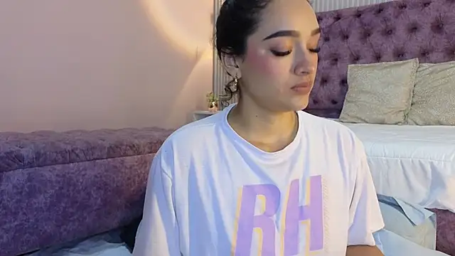 EMILYY FOXY online show from 12-15-25, 06:58