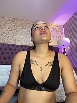 Snapshot of EMILYY_FOXY chatting on 06-28-26, 06:47 EMILYY FOXY online show from 06-28-26, 06:47