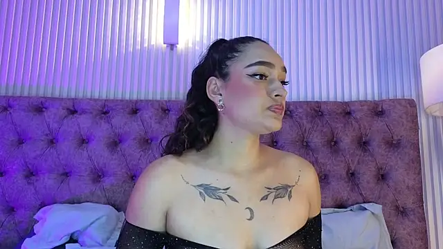 EMILYY FOXY online show from 02-19-26, 07:00