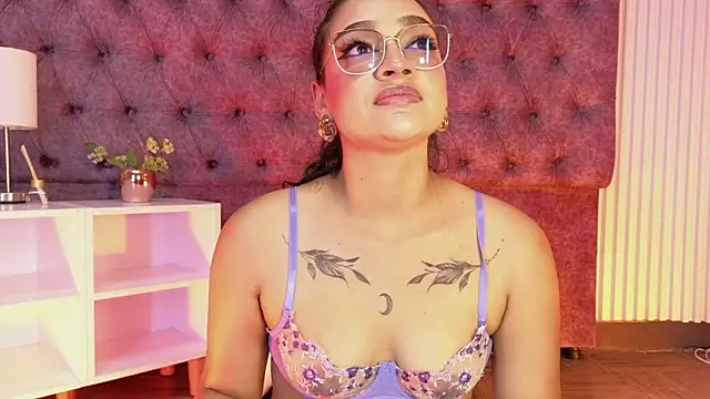 EMILYY FOXY online show from 03-26-26, 07:01