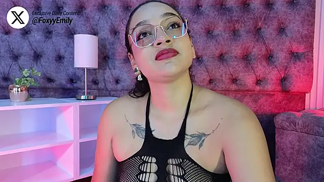 EMILYY FOXY online show from 05-17-26, 07:03