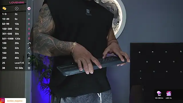 Snapshot of jordan_mayers02 chatting on 02-09-26, 09:18 jordan mayers02 online show from 02-09-26, 09:18