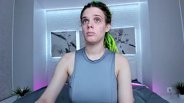 KIKI Krash online show from 10-15-25, 10:45