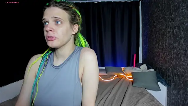 KIKI Krash online show from 10-14-25, 10:05