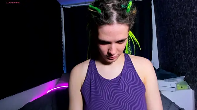 KIKI Krash online show from 11-30-25, 10:49