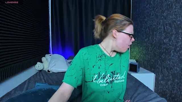 KIKI Krash online show from 03-13-25, 06:01