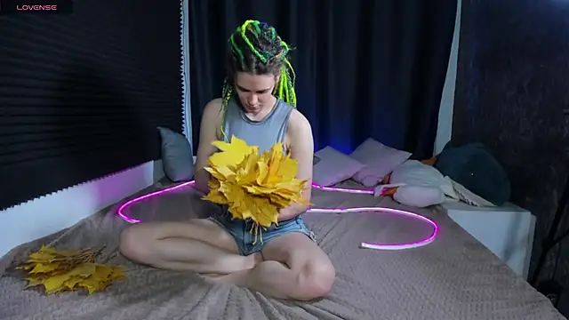 KIKI Krash online show from 10-21-25, 10:36