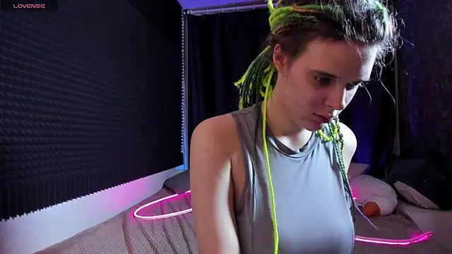 KIKI Krash online show from 10-24-25, 10:58