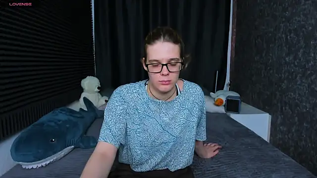 KIKI Krash online show from 03-20-25, 10:21