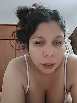 Carliina Soussa online show from 07-16-26, 11:57