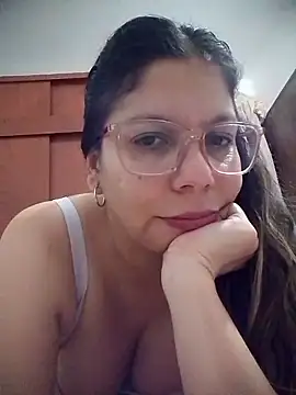Snapshot of Carliina_Soussa chatting on 05-15-26, 11:47 Carliina Soussa online show from 05-15-26, 11:47