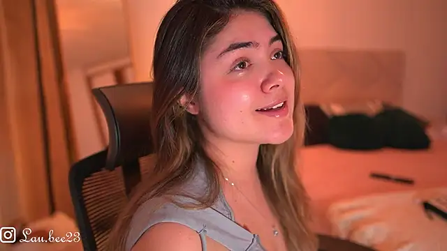 Lau Bee online show from 03-21-26, 04:22