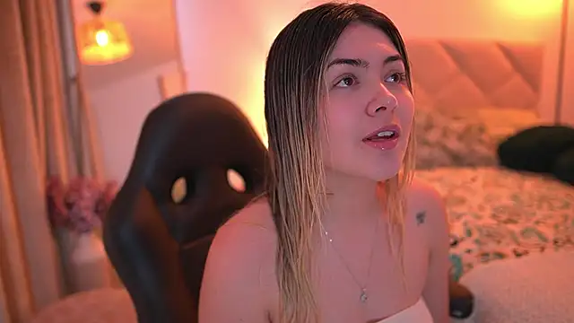 Lau Bee online show from 11-25-25, 05:35