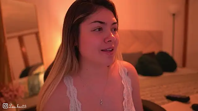 Lau Bee online show from 12-13-25, 08:04