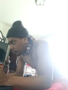 bigboytoy912 online show from 04-18-26, 03:47