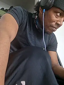 bigboytoy912 online show from 04-27-26, 07:56