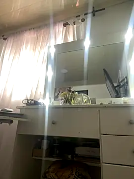 Abigail Cowen online show from 11-02-25, 01:27