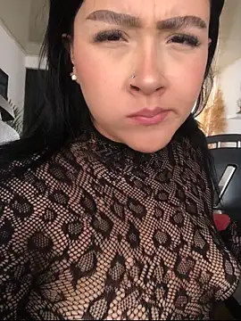 Abigail Cowen online show from 10-09-25, 04:18