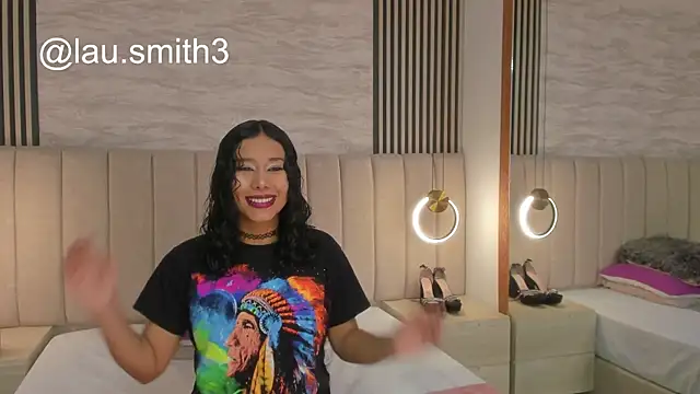 laura smith33 online show from 10-30-25, 02:36