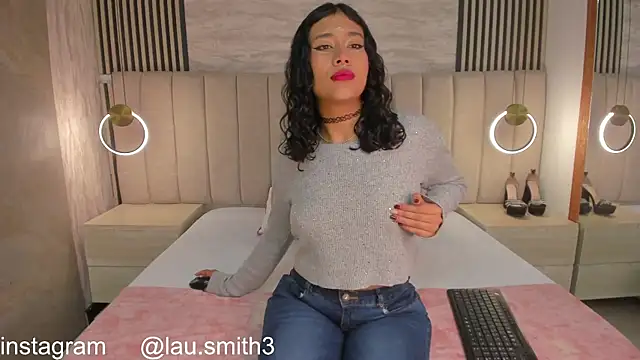 laura smith33 online show from 12-19-25, 03:25