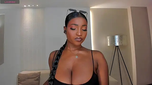 SavannahStorm online show from 11-14-25, 07:17