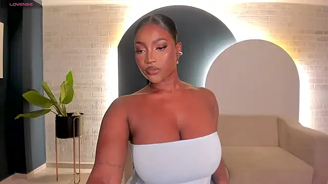 SavannahStorm online show from 05-29-26, 01:17
