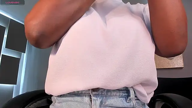 SavannahStorm online show from 11-06-25, 01:04