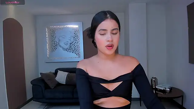 IsabellaHill  online show from 12-24-24, 05:23