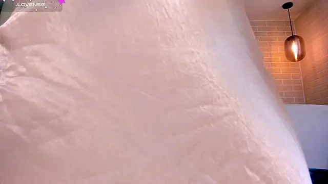 IsabellaHill  online show from 12-31-24, 08:34