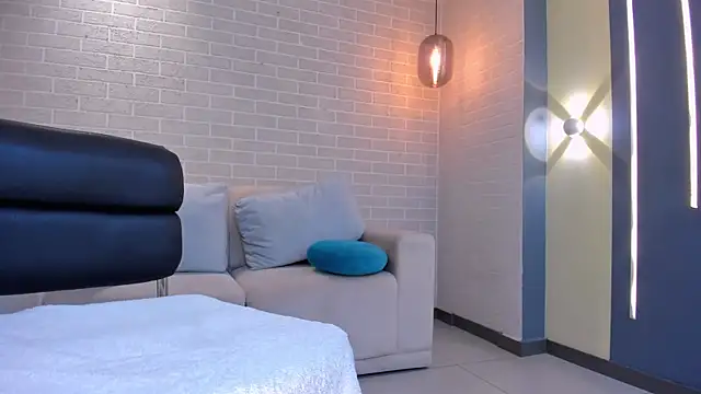 IsabellaHill  online show from 12-19-24, 01:28