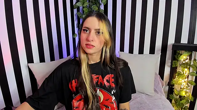 liz goth online show from 10-16-25, 01:08