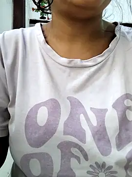 Snapshot of illay_love chatting on 09-24-25, 05:47 illay love online show from 09-24-25, 05:47