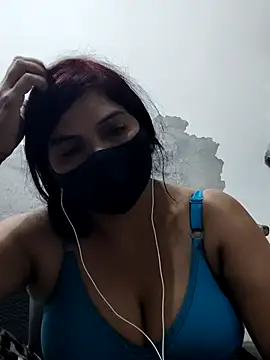 Snapshot of illay_love chatting on 10-17-25, 06:53 illay love online show from 10-17-25, 06:53