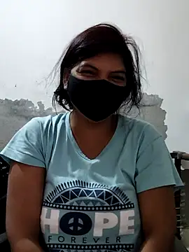 Snapshot of illay_love chatting on 10-20-25, 03:19 illay love online show from 10-20-25, 03:19