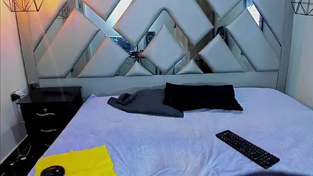 Nahomi-Hill online show from 11-06-25, 11:09